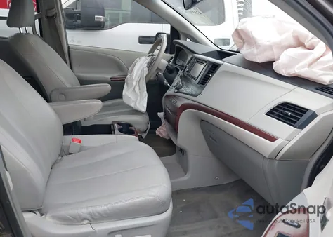 2013 Toyota Sienna Xle V6 8 Passenger из США, поврежденный, VIN 5TDYK3DCXDS383001